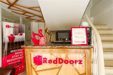 red door hotel manila|RedDoorz @ University Belt Manila.